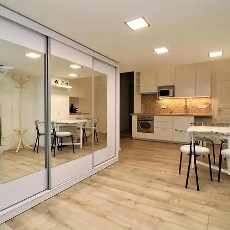 Roxy 4a * Budapeşte